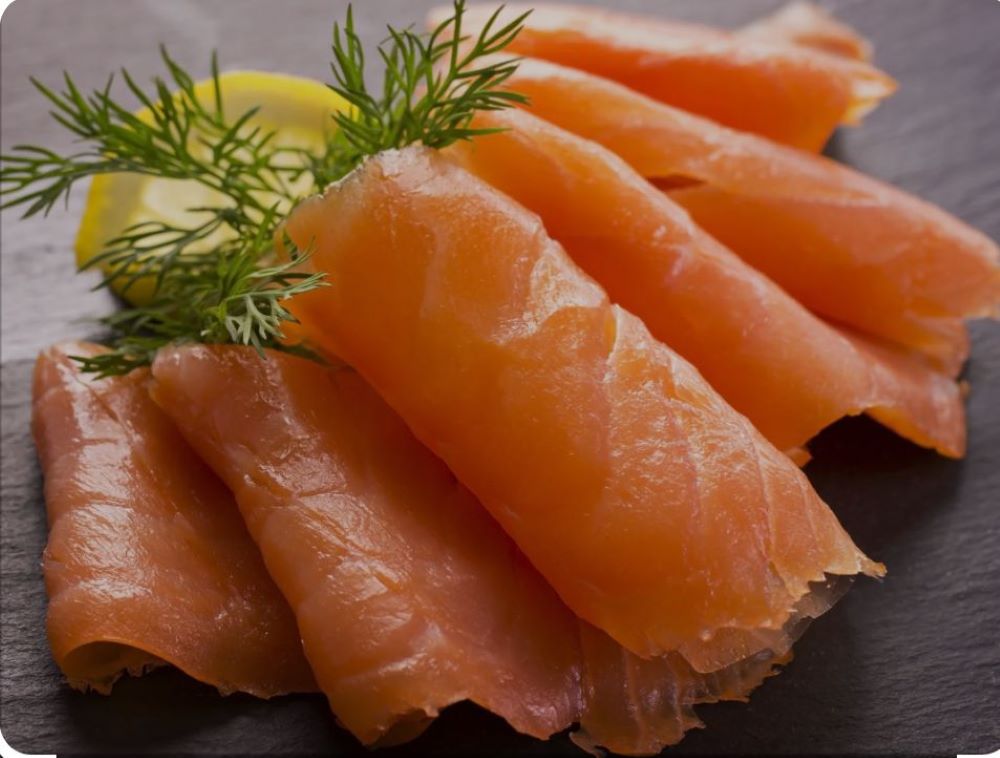 Smoked salmon sashimi